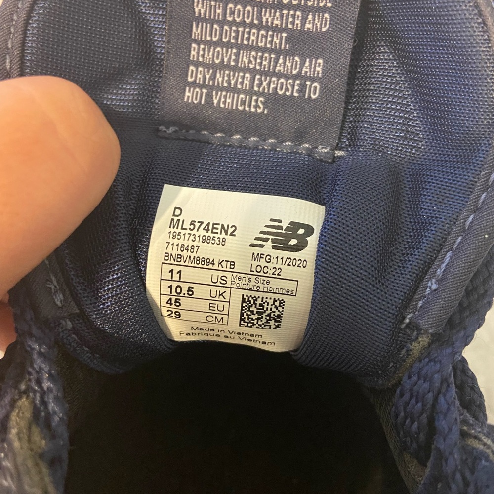 New Balance 574 Men's Navy Blue and White Classic Sneakers - Picture 5 of 8